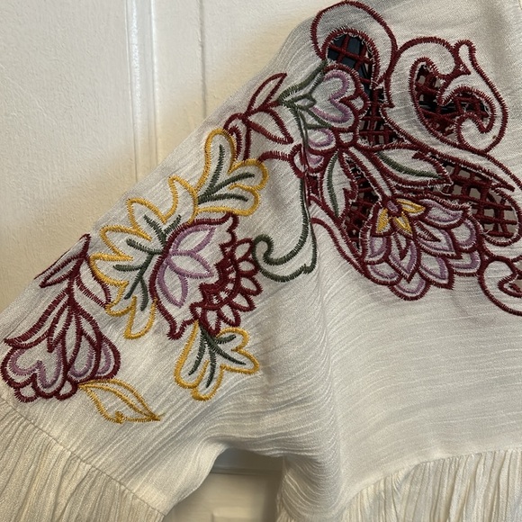 En Creme blouse - Picture 8 of 9